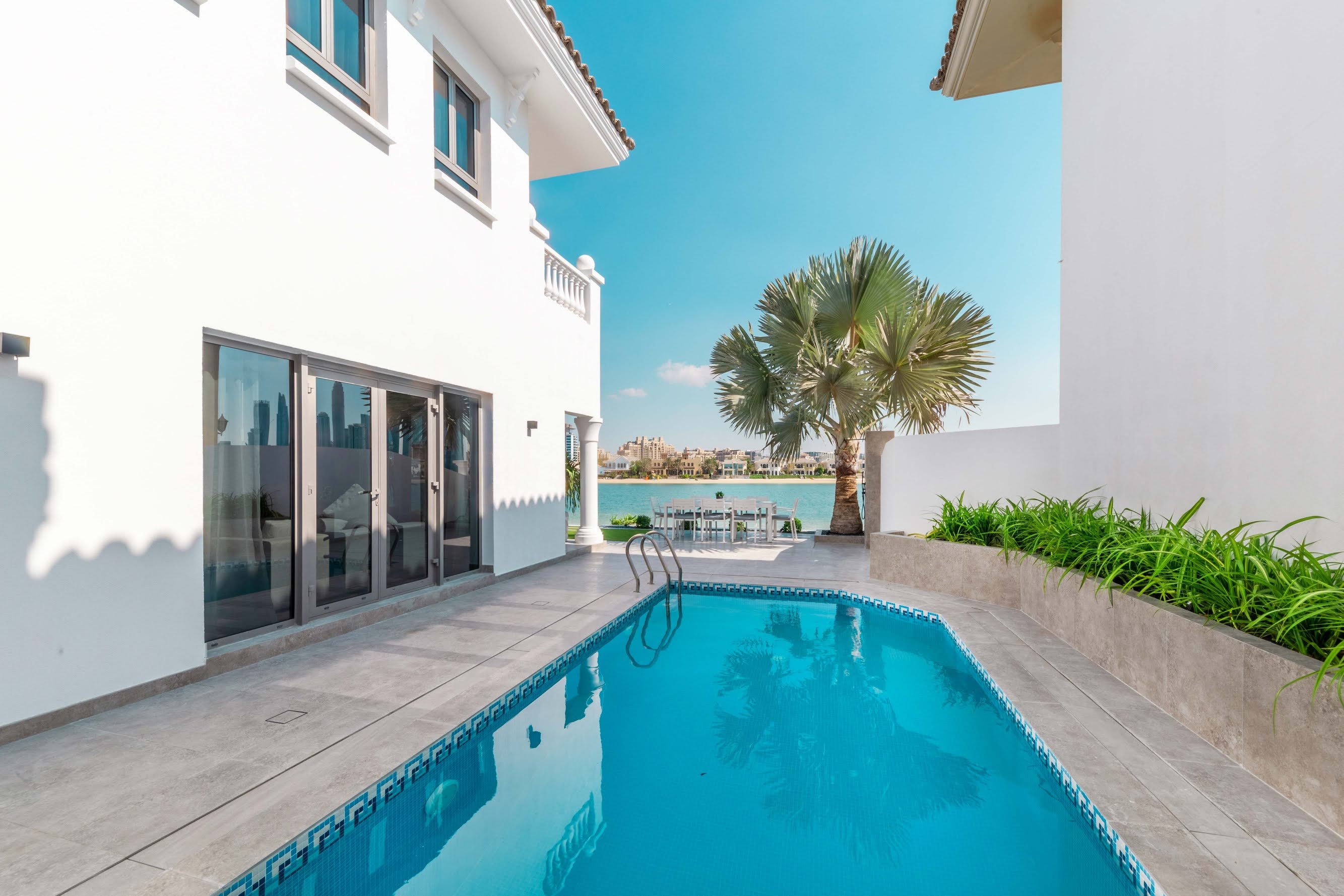 6 Bedroom Villa at the Palm Jumeirah full screen image